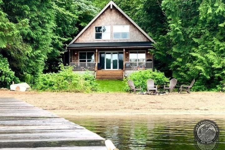 Charming Waterfront Cabin With Private Sandy Beach and Dock on Lake Cavanaugh